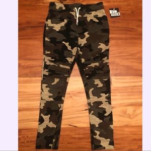 ⭐️NWT 5TH RYDER BOYS CAMO JOGGERS⭐️